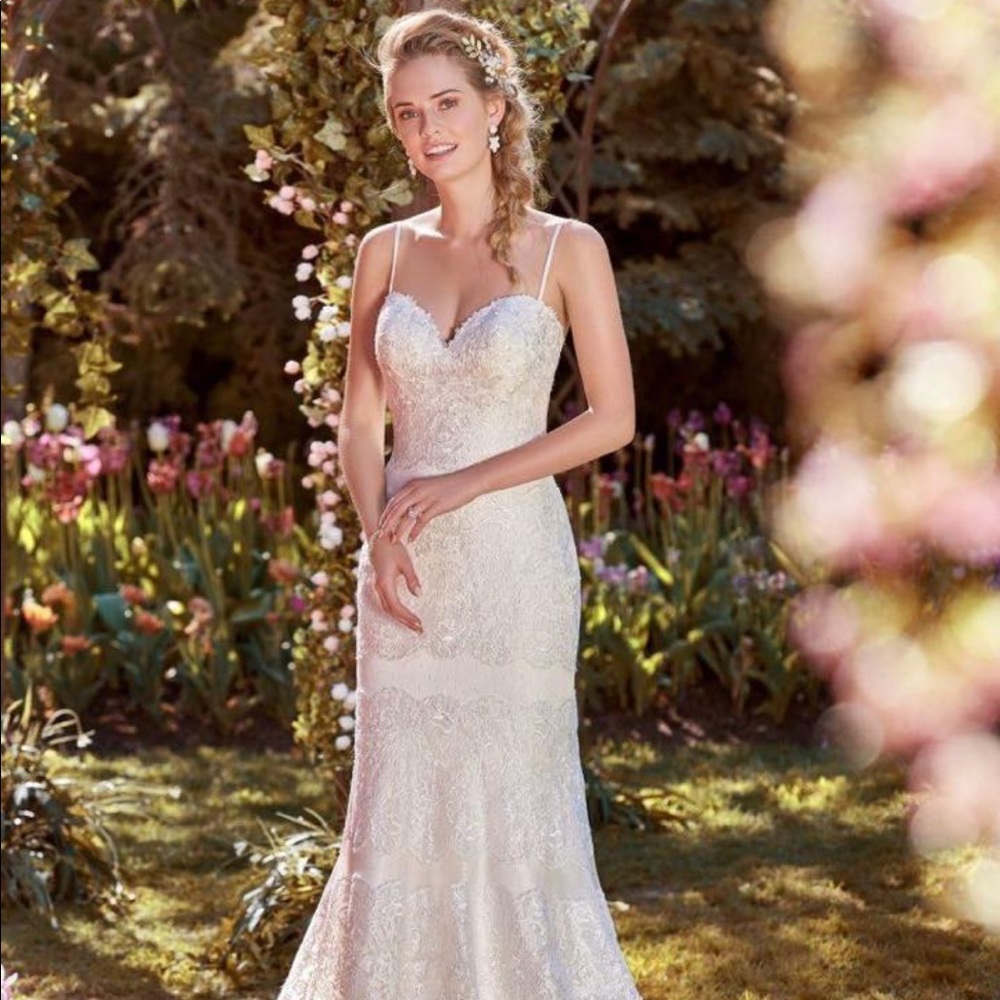 Karla by Rebecca Ingram, Ivory, Size fits 6!